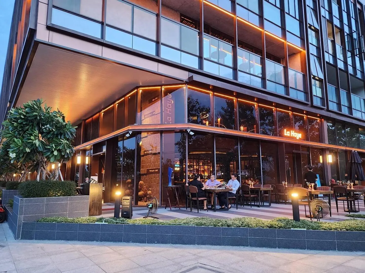 Metropole Thu Thiem- 2 Bedroom Apartment In The Center -River View & Luxury Ho Chi Minh City